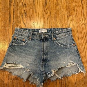 Zara jean shorts size 6
